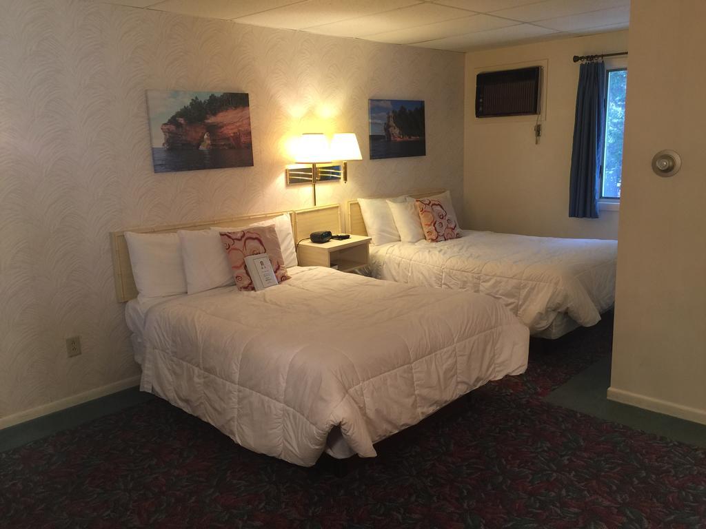 Cedar Motor Inn Marquette Ngoại thất bức ảnh