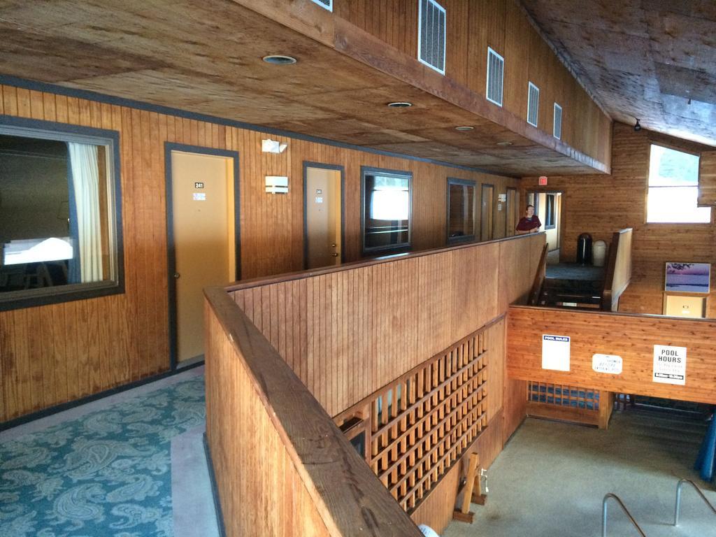 Cedar Motor Inn Marquette Ngoại thất bức ảnh