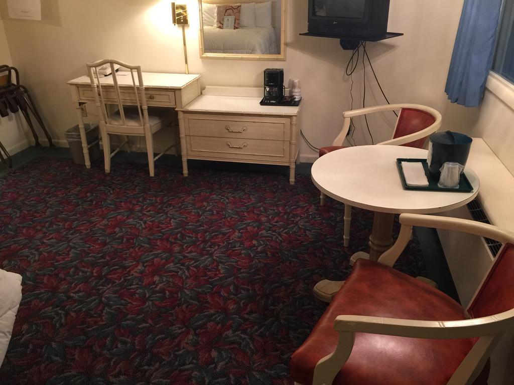 Cedar Motor Inn Marquette Phòng bức ảnh