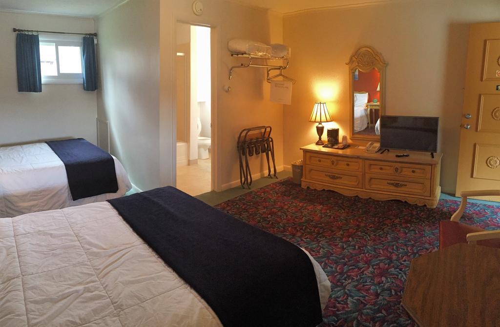 Cedar Motor Inn Marquette Ngoại thất bức ảnh