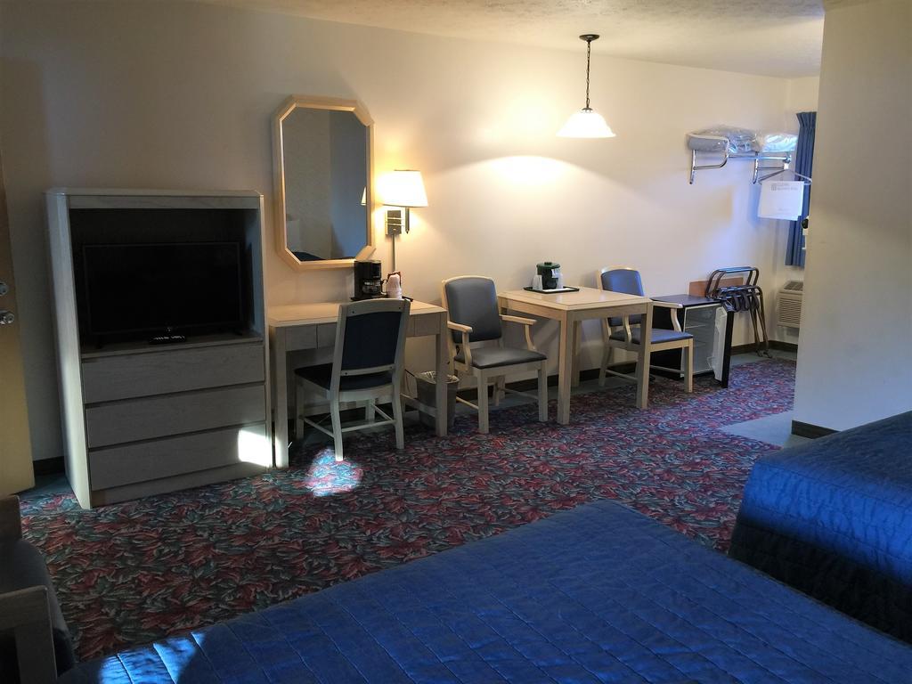 Cedar Motor Inn Marquette Ngoại thất bức ảnh