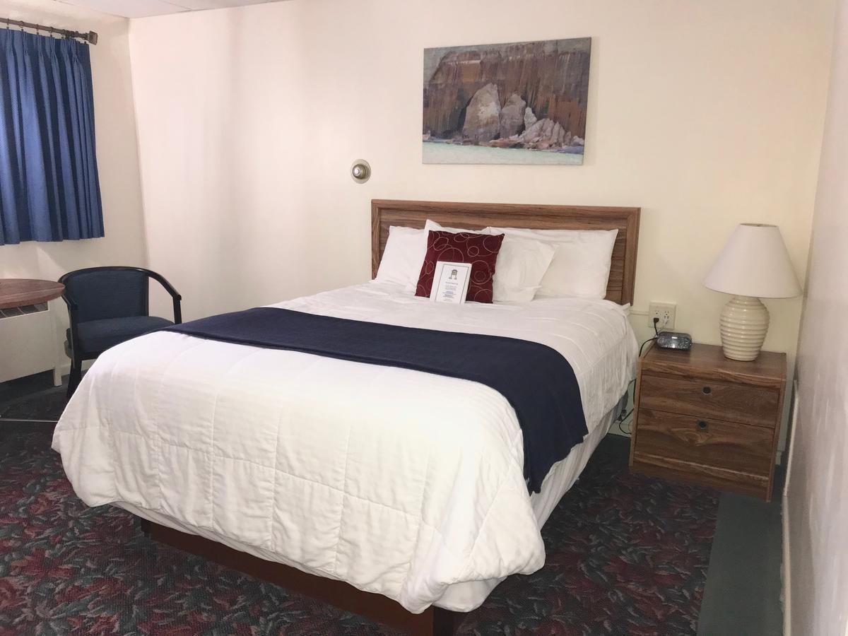 Cedar Motor Inn Marquette Ngoại thất bức ảnh