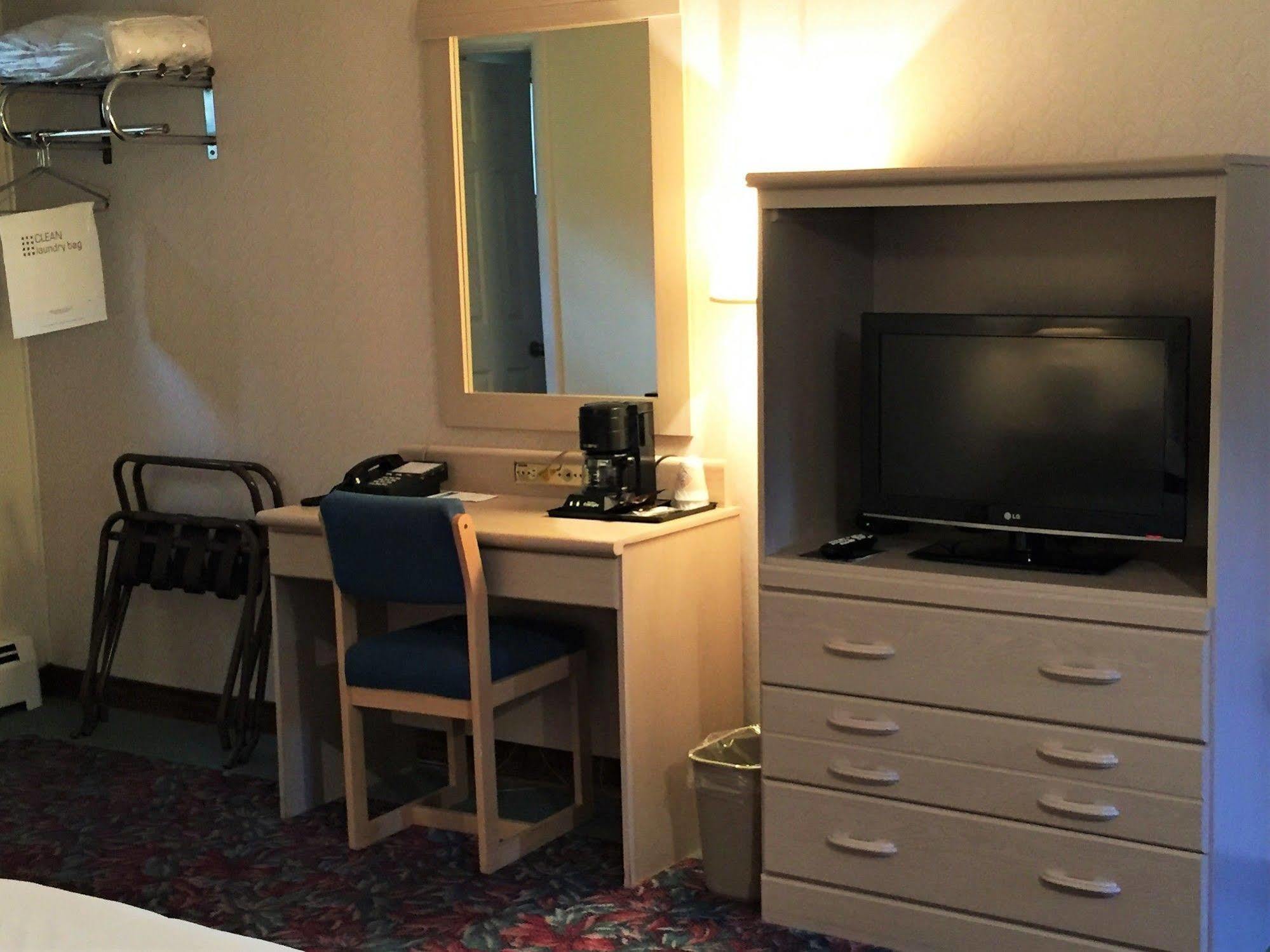 Cedar Motor Inn Marquette Ngoại thất bức ảnh