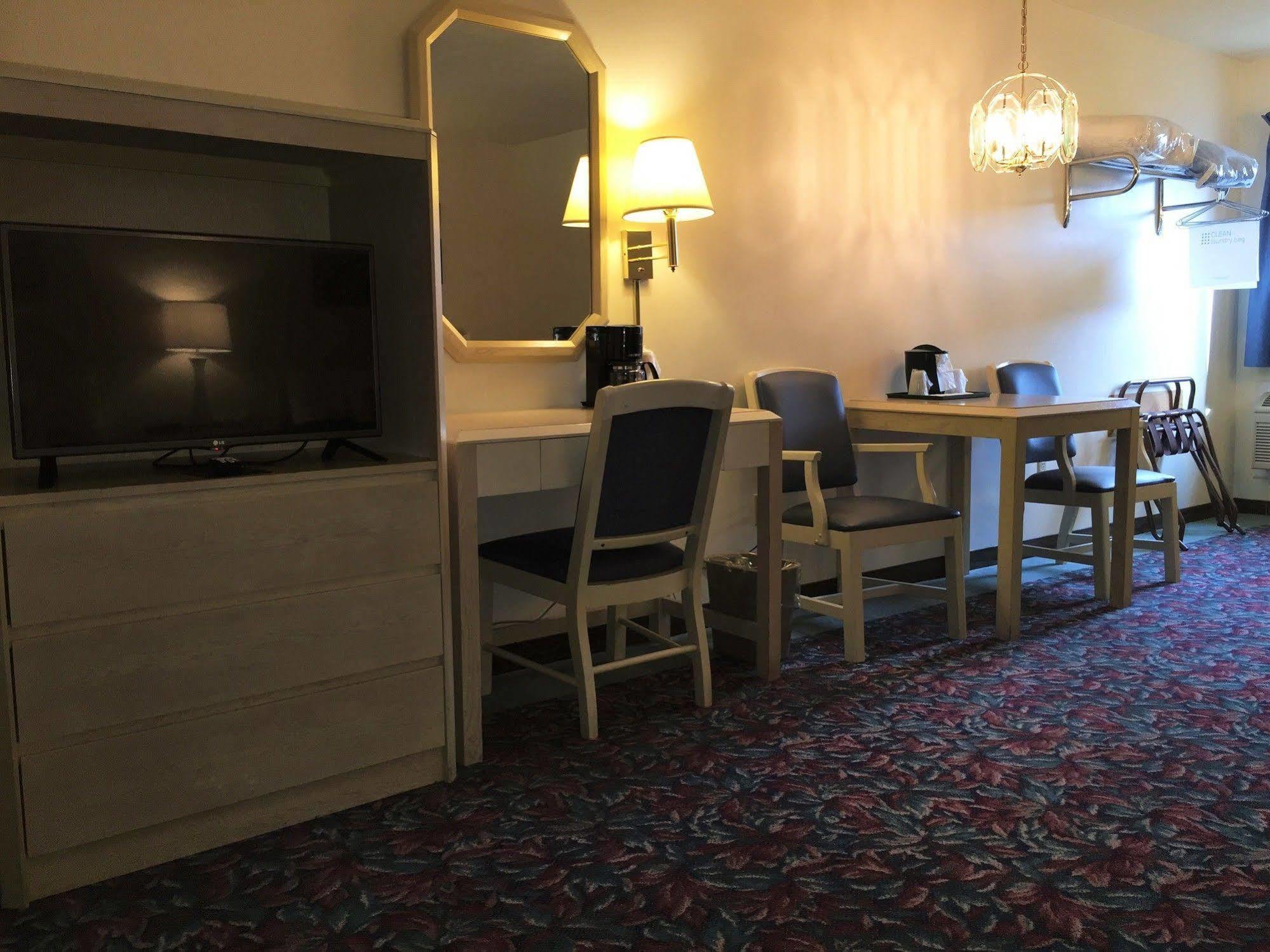 Cedar Motor Inn Marquette Ngoại thất bức ảnh