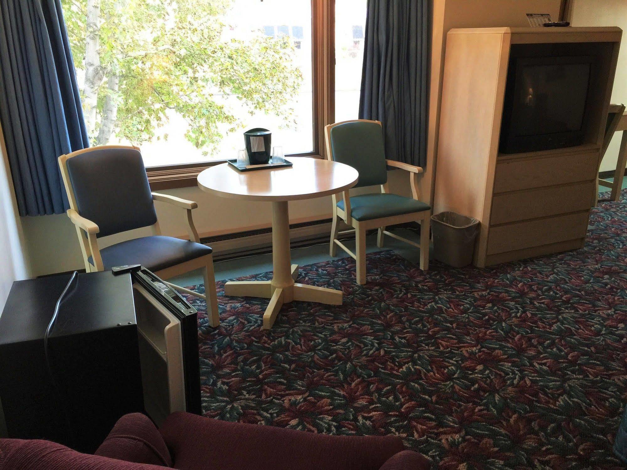 Cedar Motor Inn Marquette Ngoại thất bức ảnh