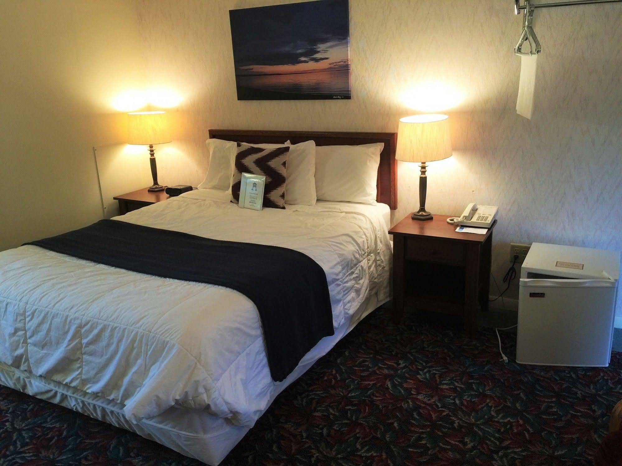 Cedar Motor Inn Marquette Ngoại thất bức ảnh