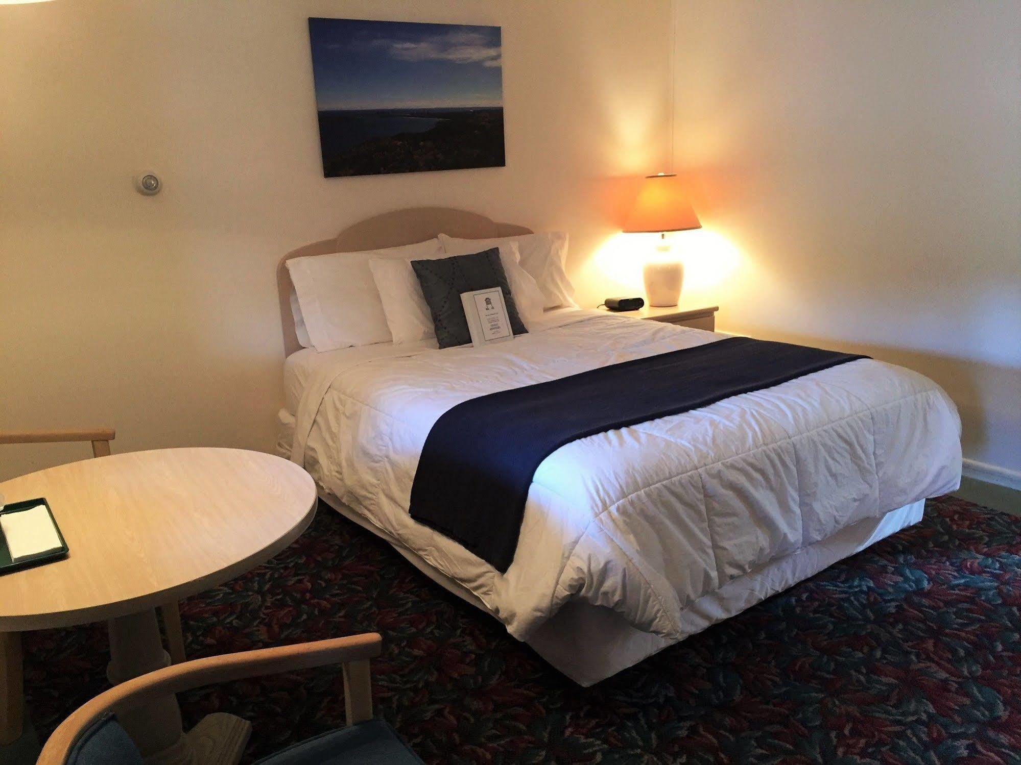 Cedar Motor Inn Marquette Ngoại thất bức ảnh