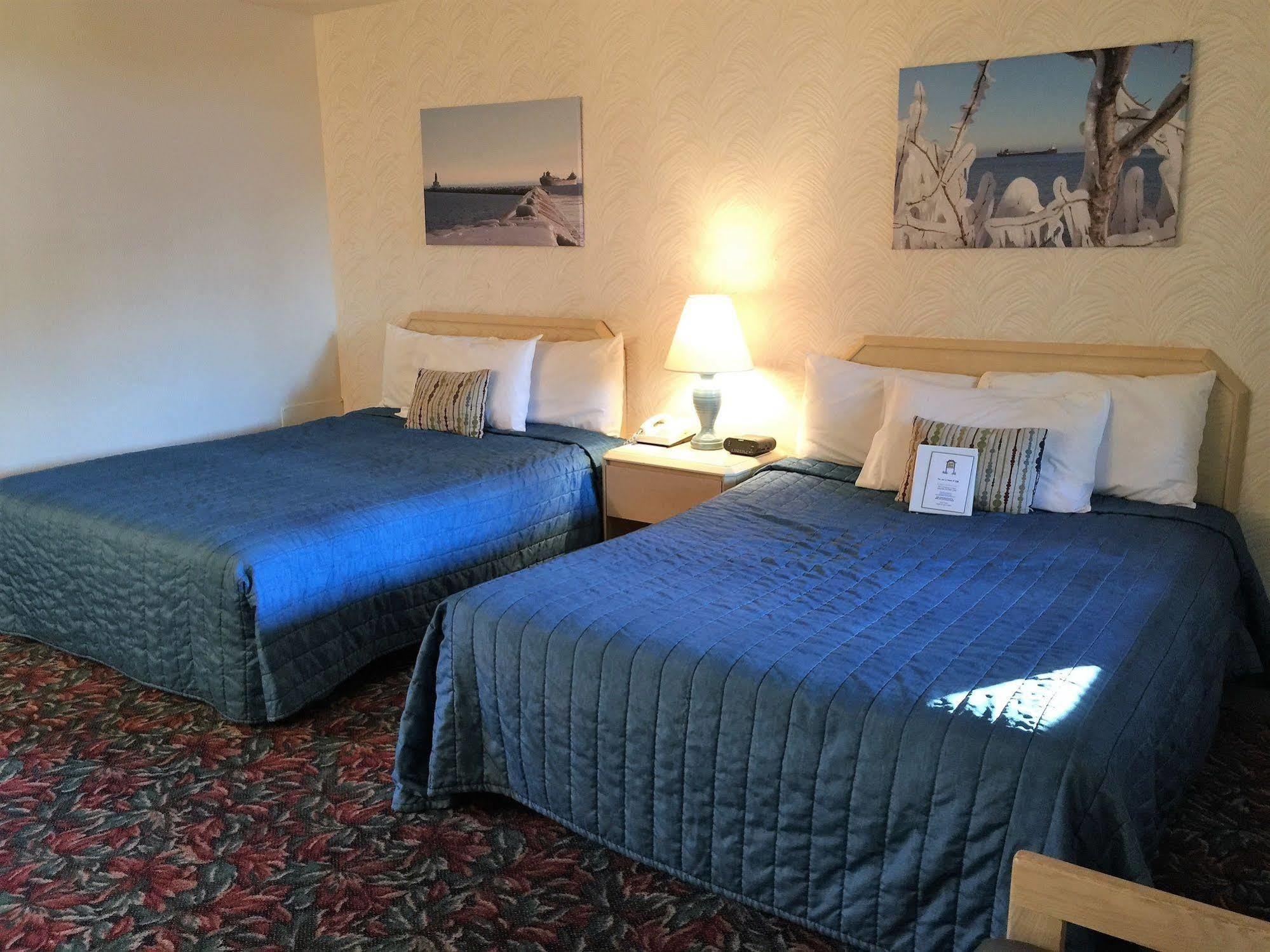 Cedar Motor Inn Marquette Ngoại thất bức ảnh