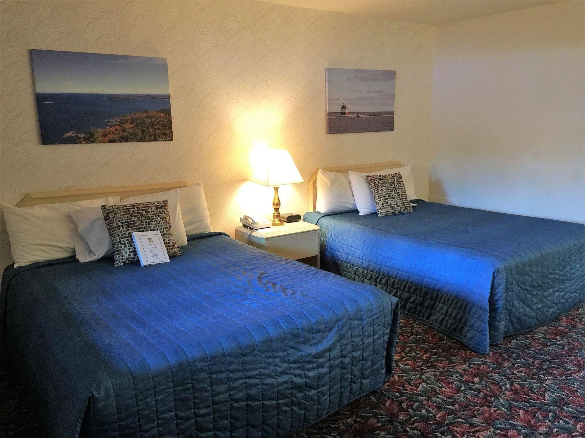 Cedar Motor Inn Marquette Ngoại thất bức ảnh
