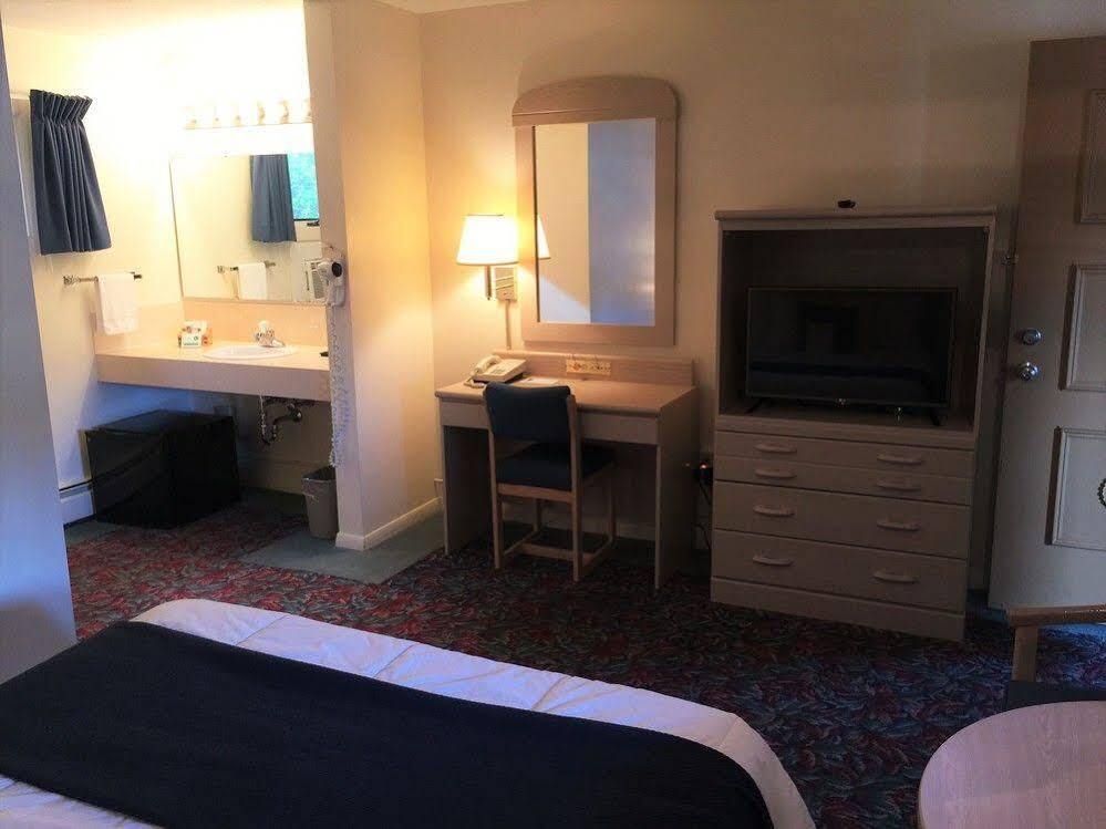Cedar Motor Inn Marquette Ngoại thất bức ảnh