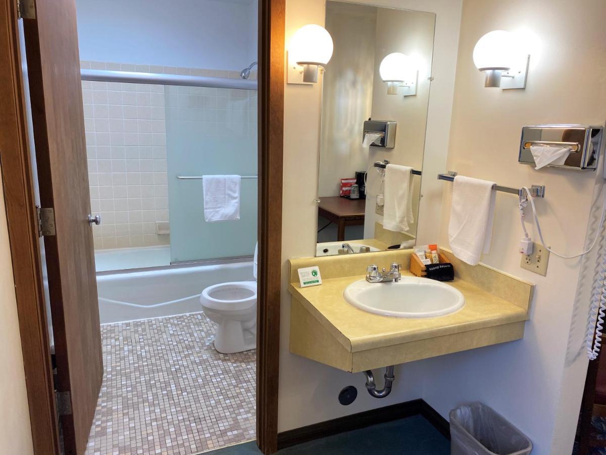 Cedar Motor Inn Marquette Ngoại thất bức ảnh