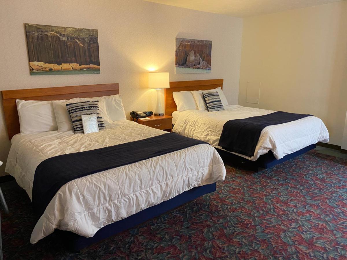Cedar Motor Inn Marquette Ngoại thất bức ảnh